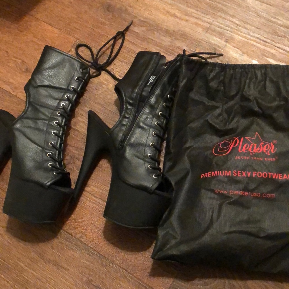 Pleaser black heeels